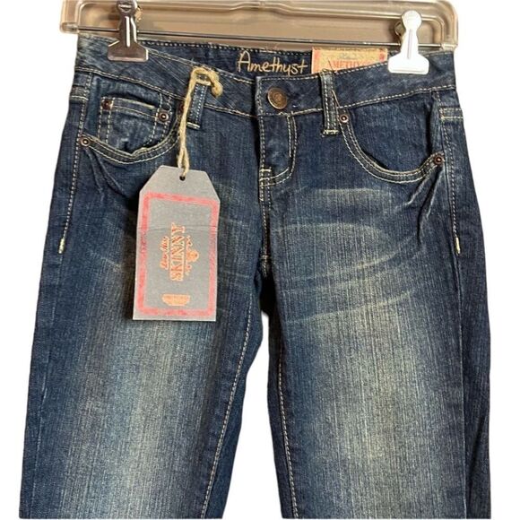 NWT! Amethyst low rise skinny jeans - Picture 2 of 12